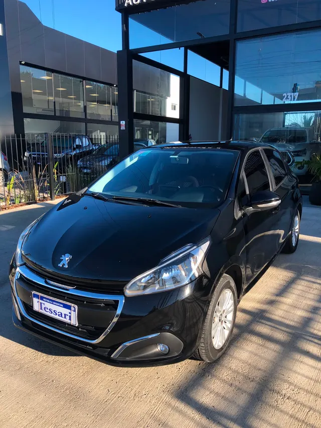 PEUGEOT 208 ALLURE NAV 2018